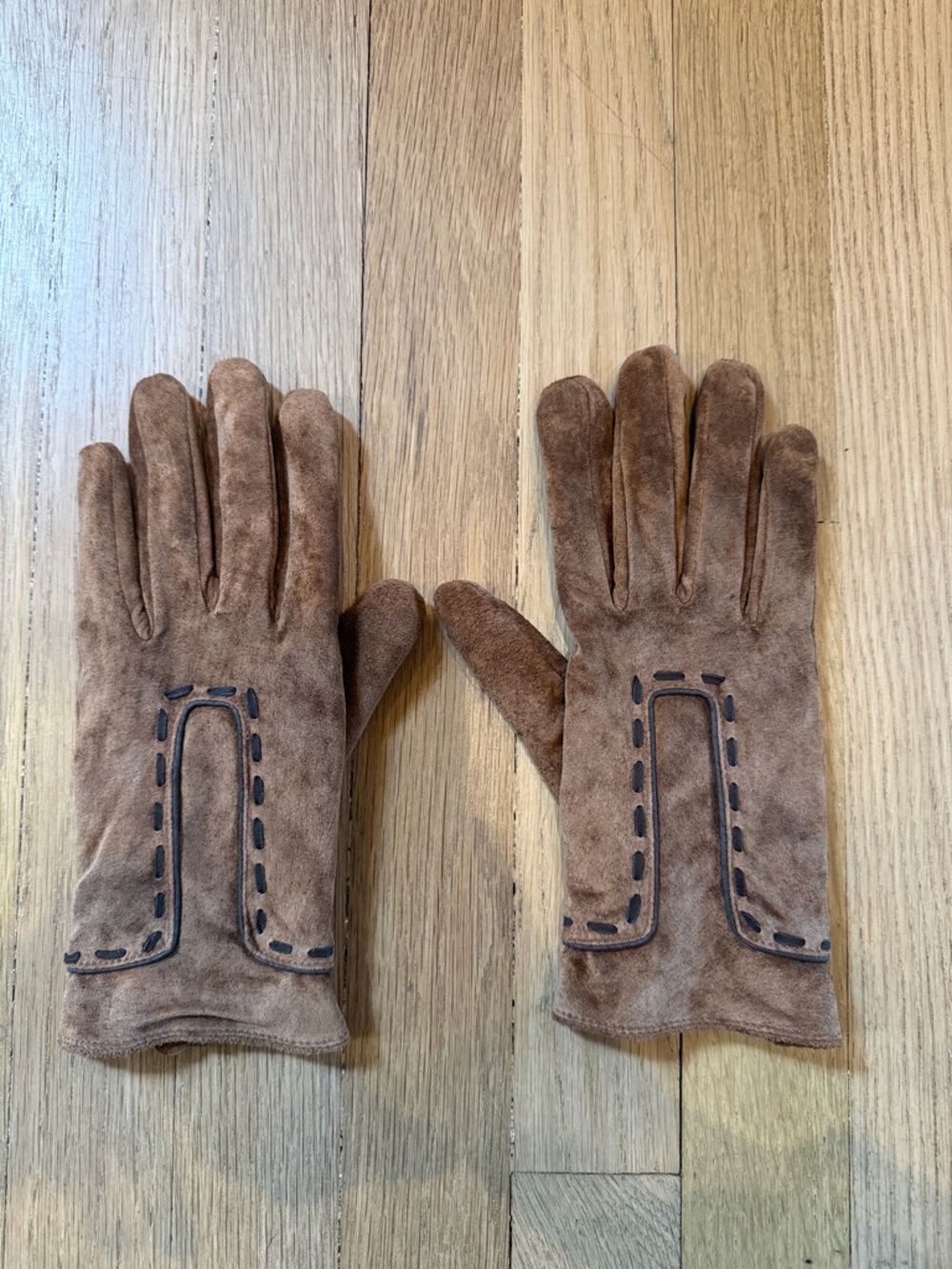 Women’s Brown Suede Gloves with Stitch Accent
